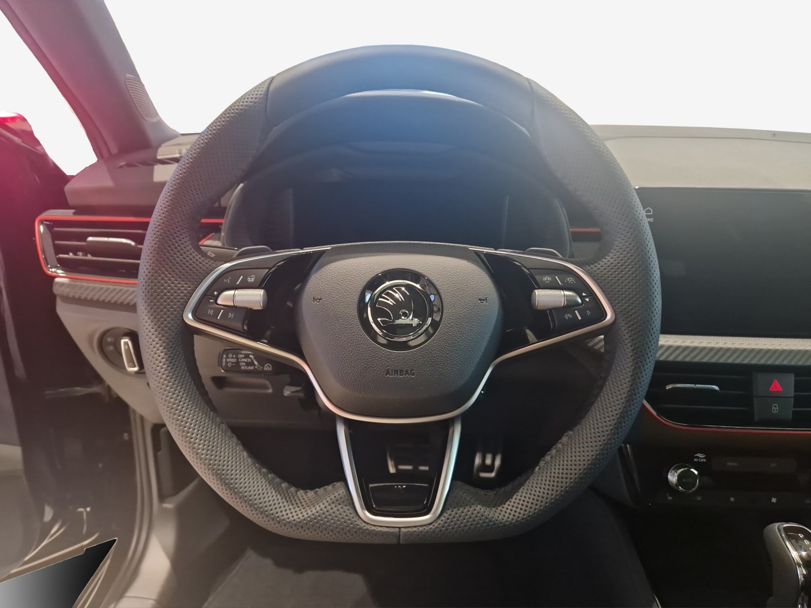 SKODA Scala 1.0 TSI Monte Carlo DSG-image-9