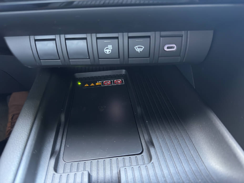 TOYOTA C-HR 2.0 PHEV Swiss Edition-image-11