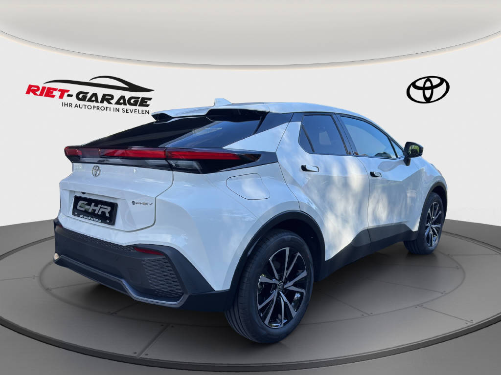TOYOTA C-HR 2.0 PHEV Swiss Edition-image-3