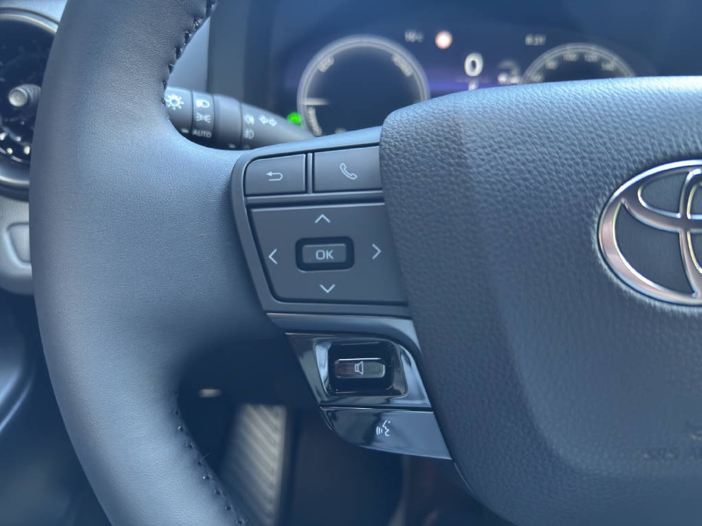 TOYOTA C-HR 2.0 PHEV Swiss Edition-image-5