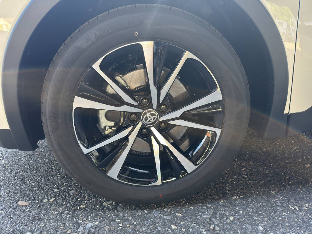 TOYOTA C-HR 2.0 PHEV Swiss Edition-image-12