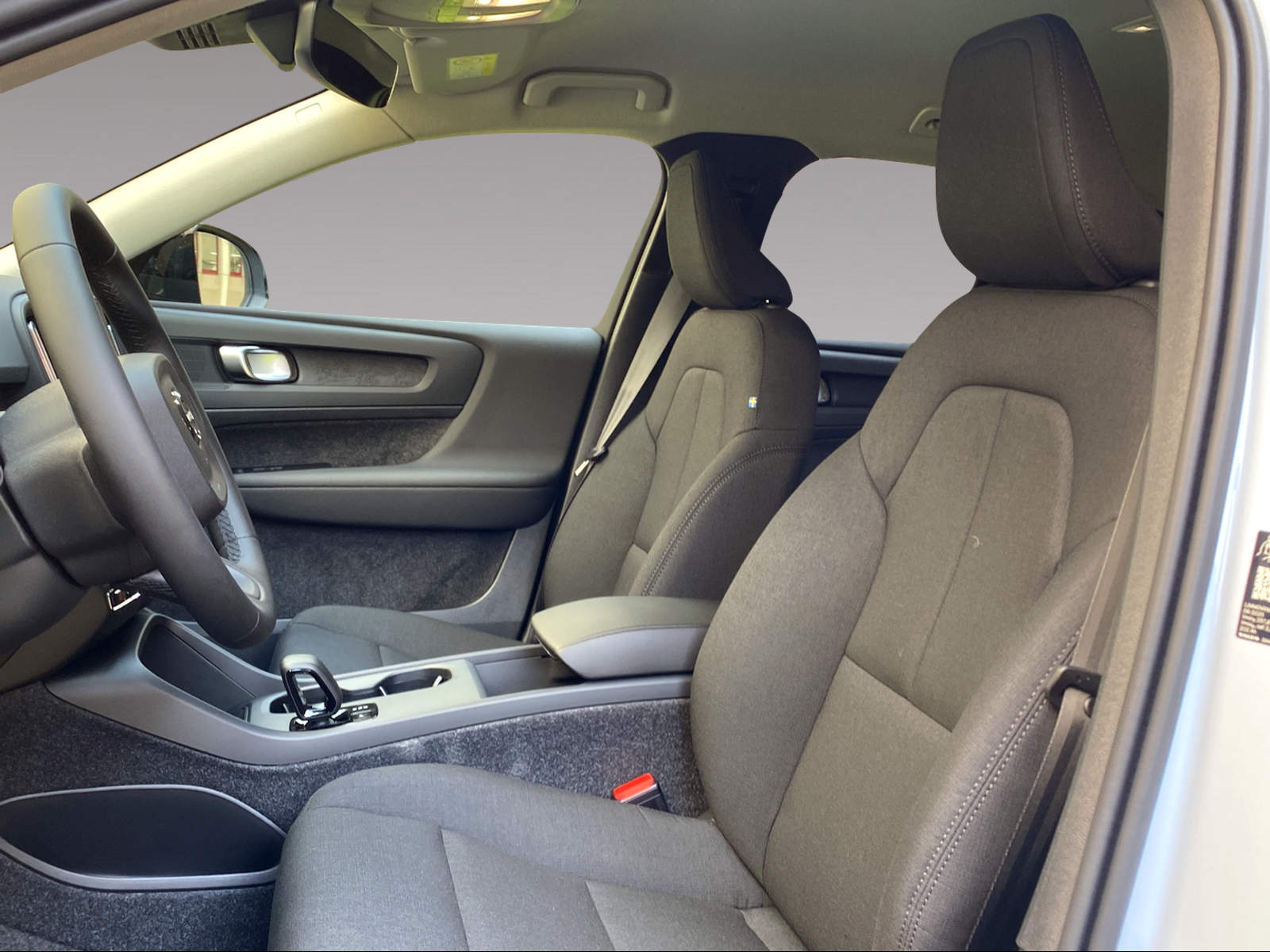VOLVO EX40 70kWh Single Motor Essential-image-7