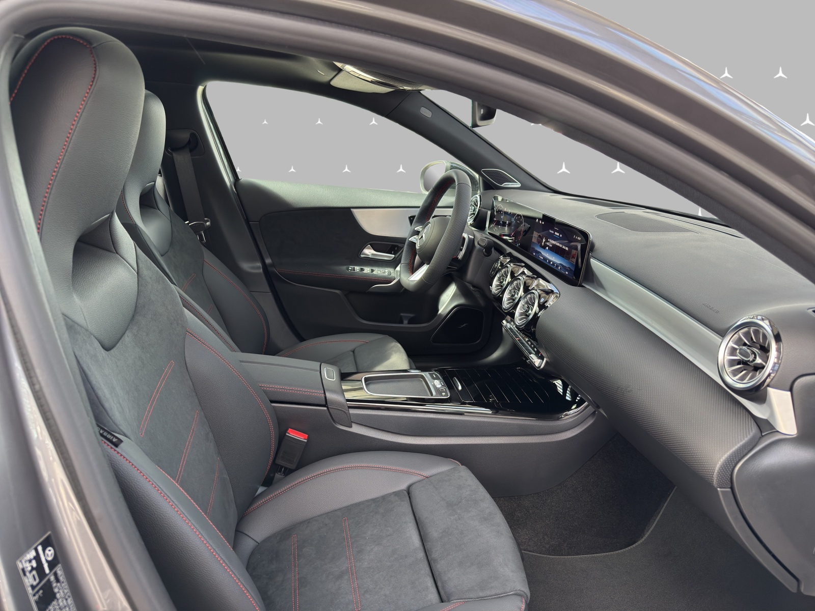 MERCEDES-BENZ A 220 4Matic 8G-DCT-image-11