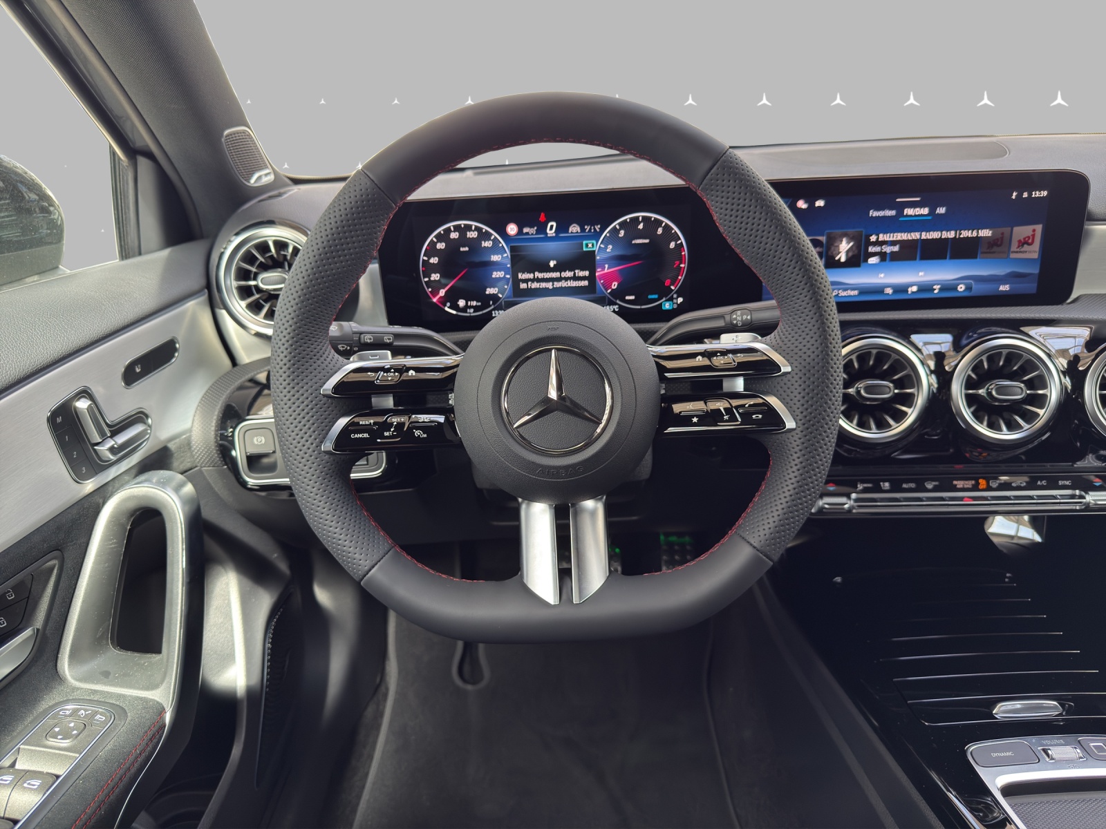 MERCEDES-BENZ A 220 4Matic 8G-DCT-image-12