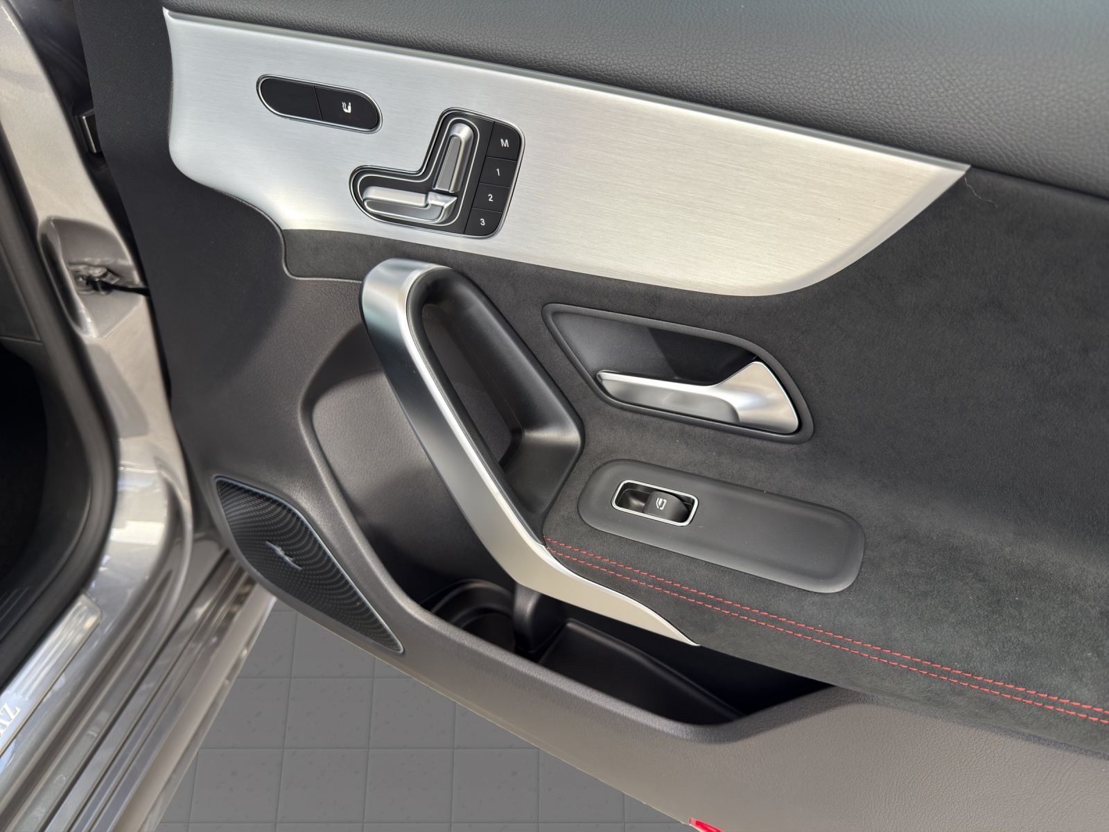 MERCEDES-BENZ A 220 4Matic 8G-DCT-image-15