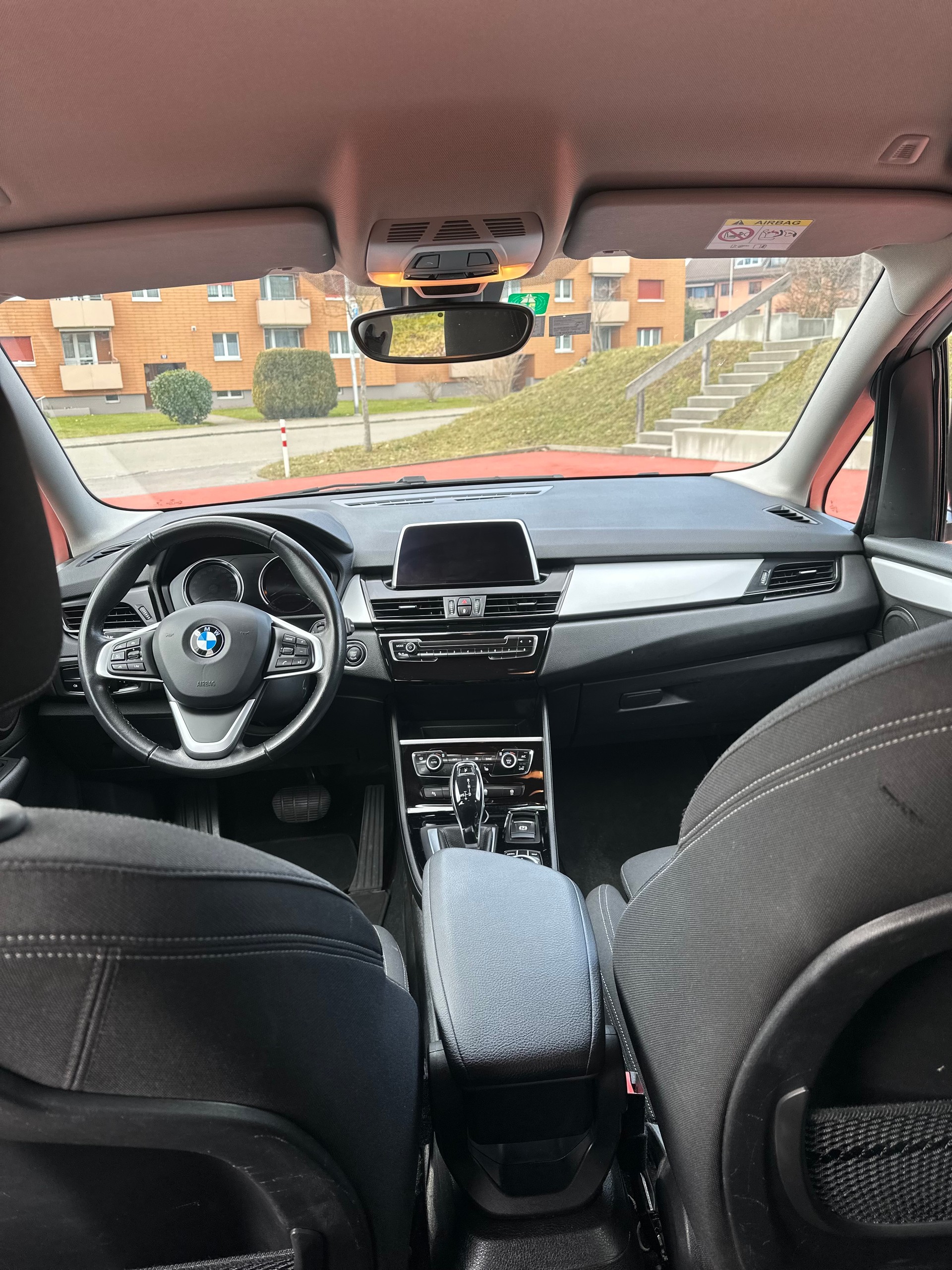 BMW 218d xDrive Gran Tourer Steptronic-image-11