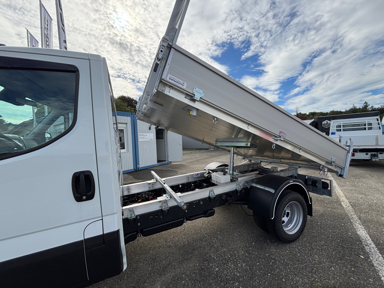 IVECO 35C16A8-image-13