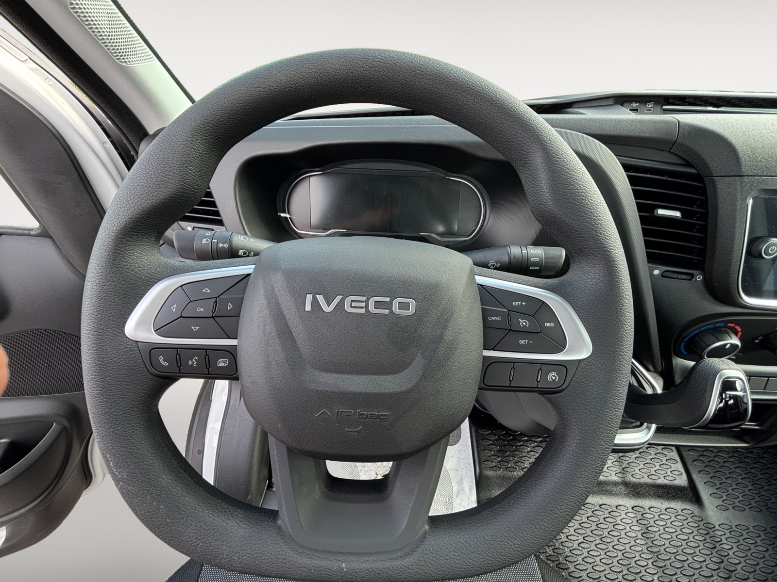 IVECO 35C16A8-image-6