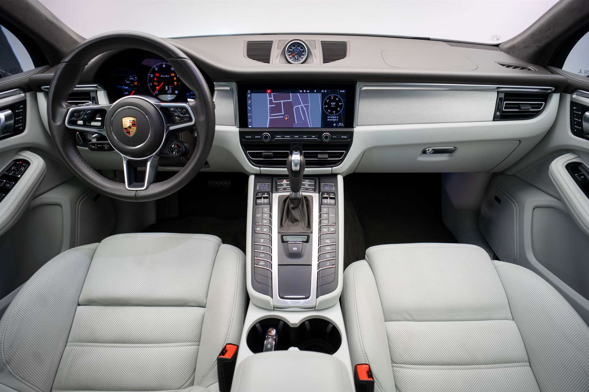 PORSCHE Macan Turbo PDK *CH-Fahrzeug* *Alcantarahimmel* *Panorama* *Chrono*-image-13