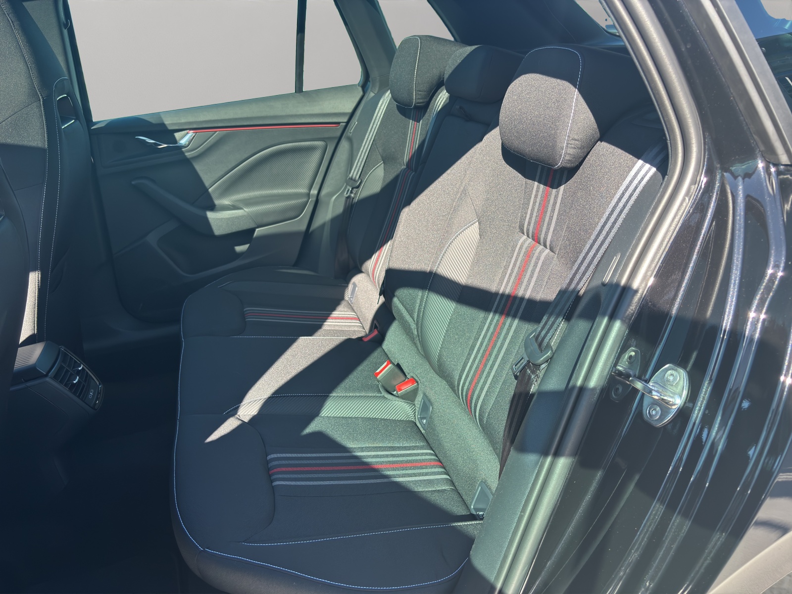 SKODA Kamiq 1.5 TSI Monte Carlo DSG-image-13