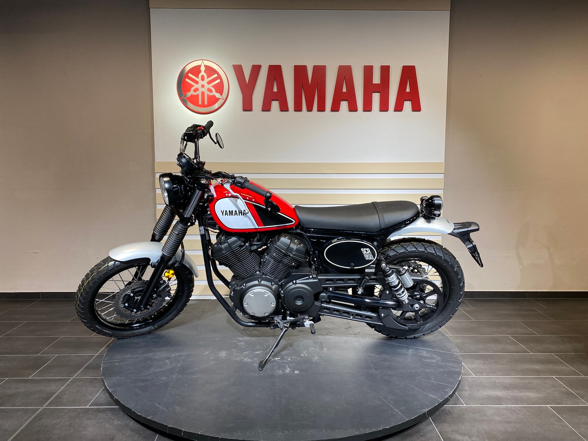 YAMAHA SCR 950 Vintage-showroom-element-3