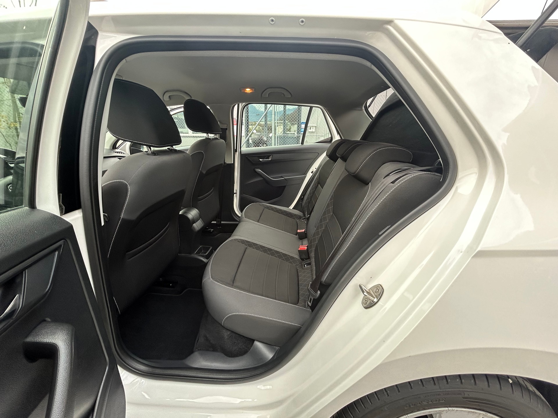 SKODA Fabia 1.0 TSI Ambition DSG-image-13