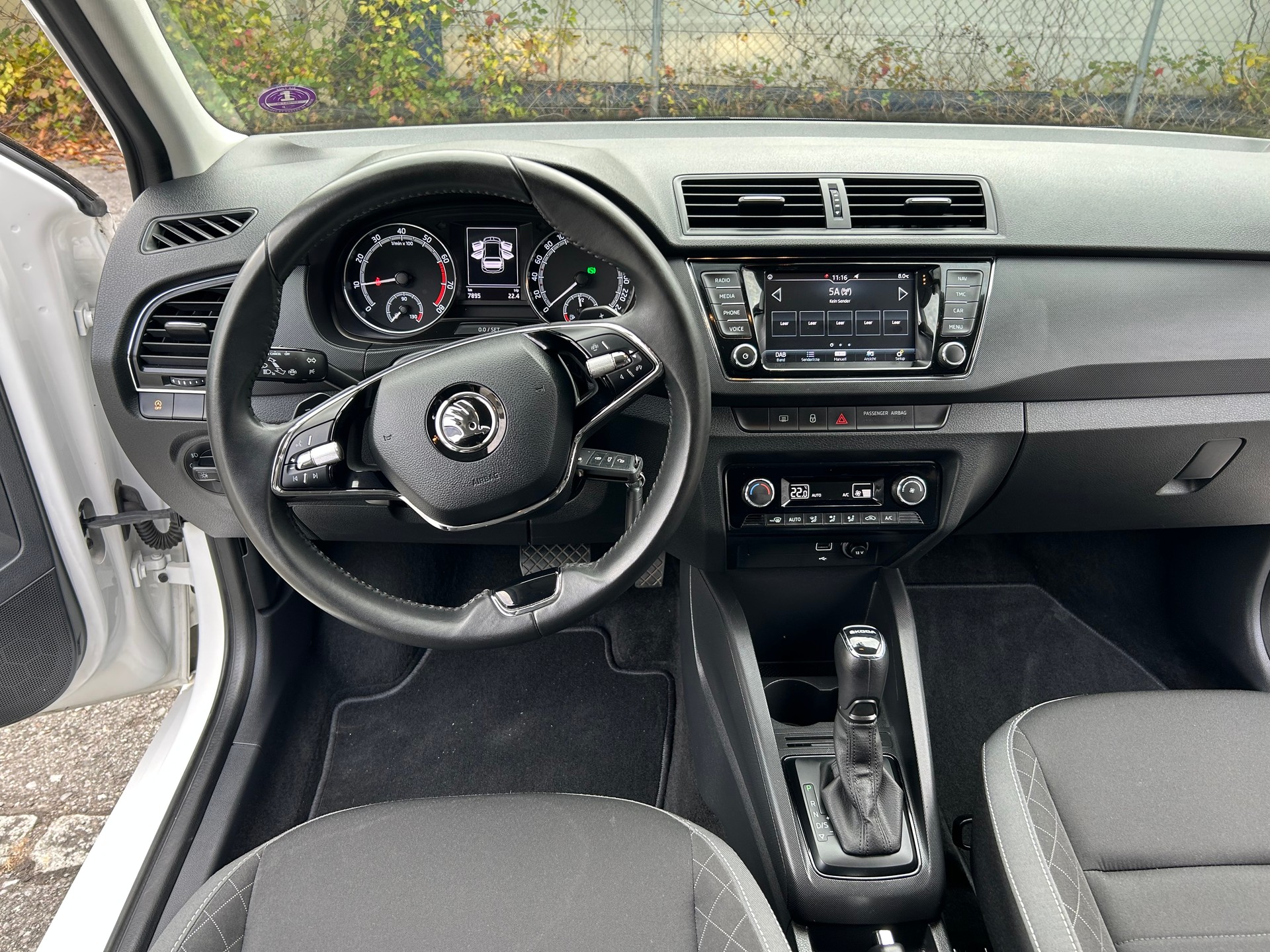 SKODA Fabia 1.0 TSI Ambition DSG-image-8