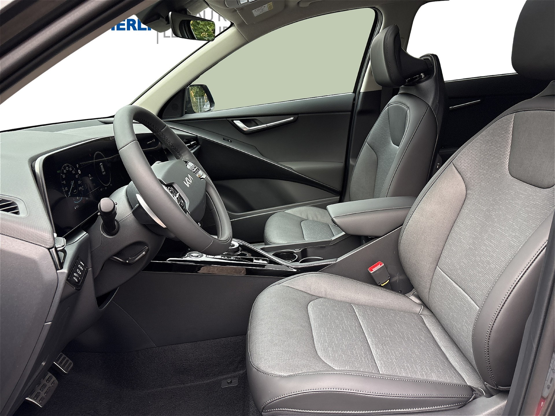KIA Niro 1.6GDi Hybrid Style DCT-image-6