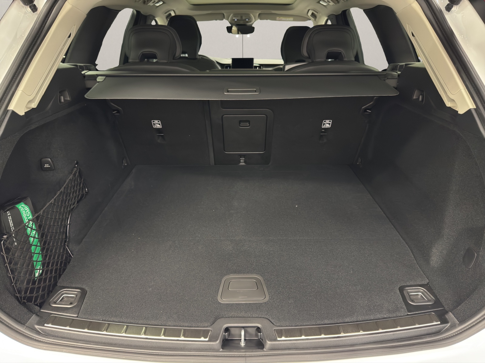 VOLVO XC60 2.0 T8 TE Ultra Dark eAWD-image-13