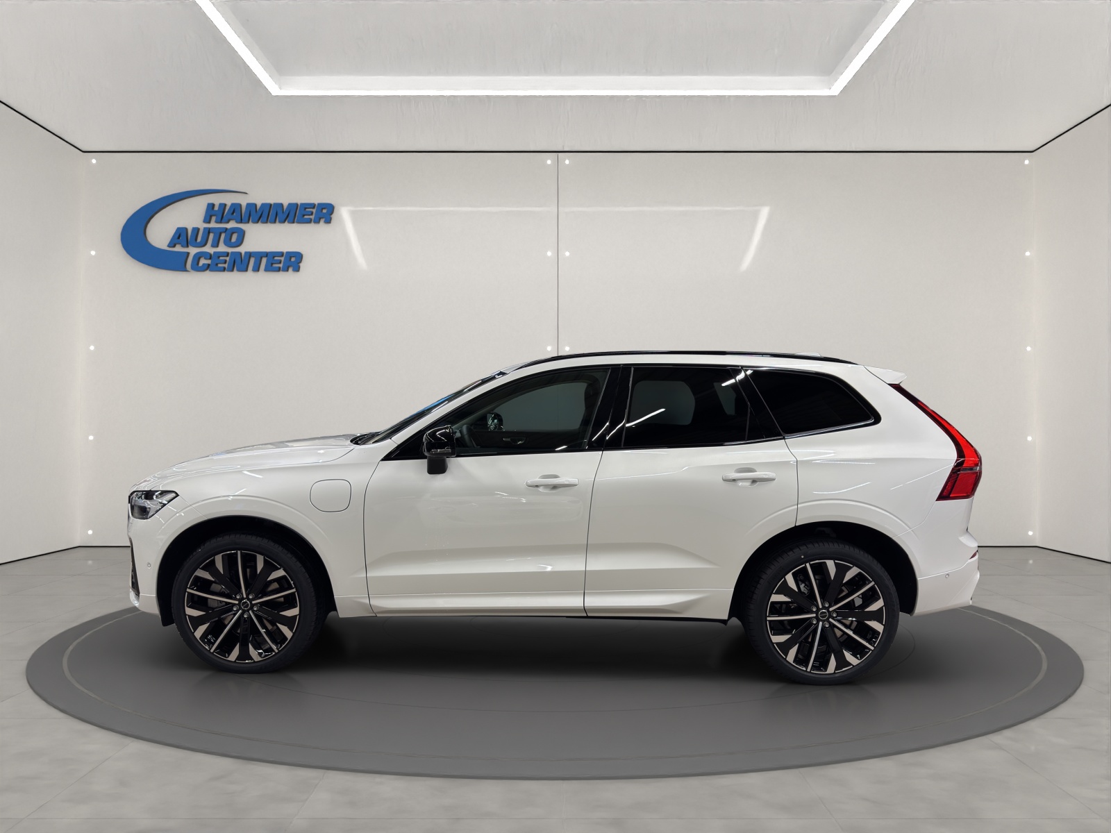 VOLVO XC60 2.0 T8 TE Ultra Dark eAWD-image-1