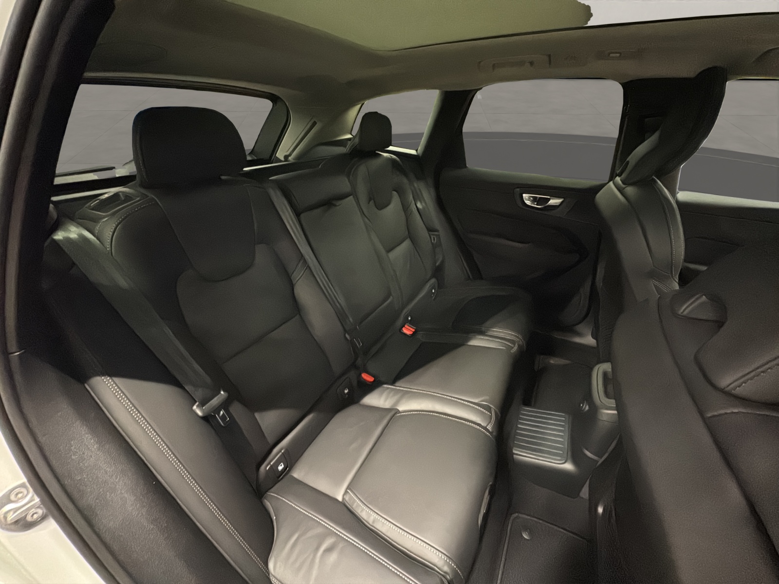 VOLVO XC60 2.0 T8 TE Ultra Dark eAWD-image-14