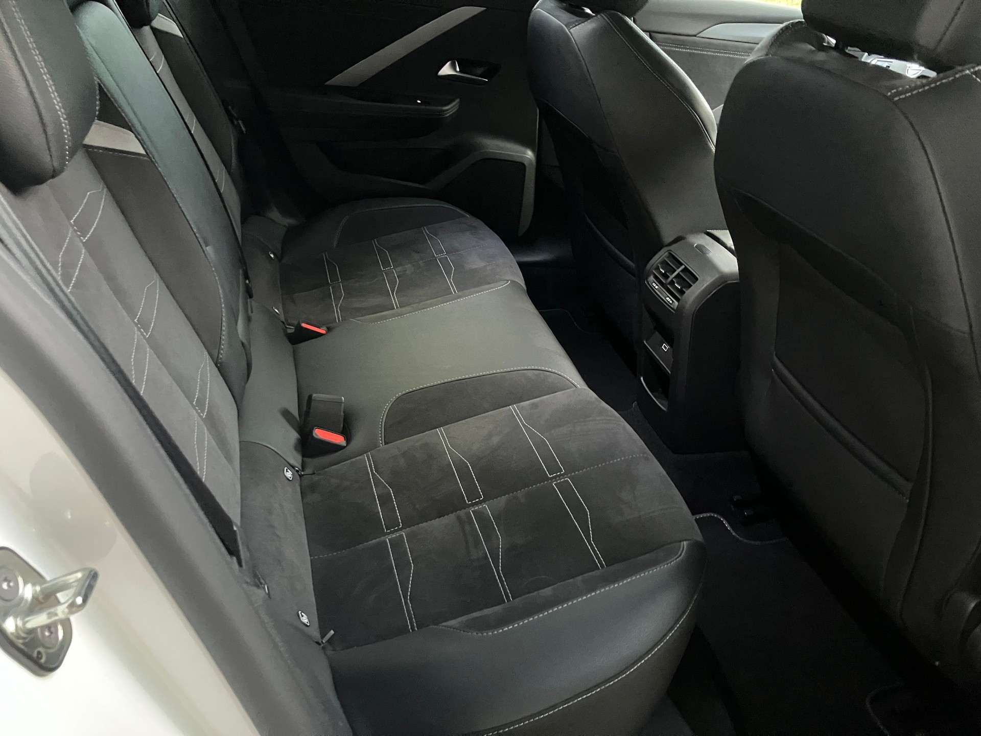 OPEL Astra 1.6 PHEV Turbo Swiss Plus A-image-5
