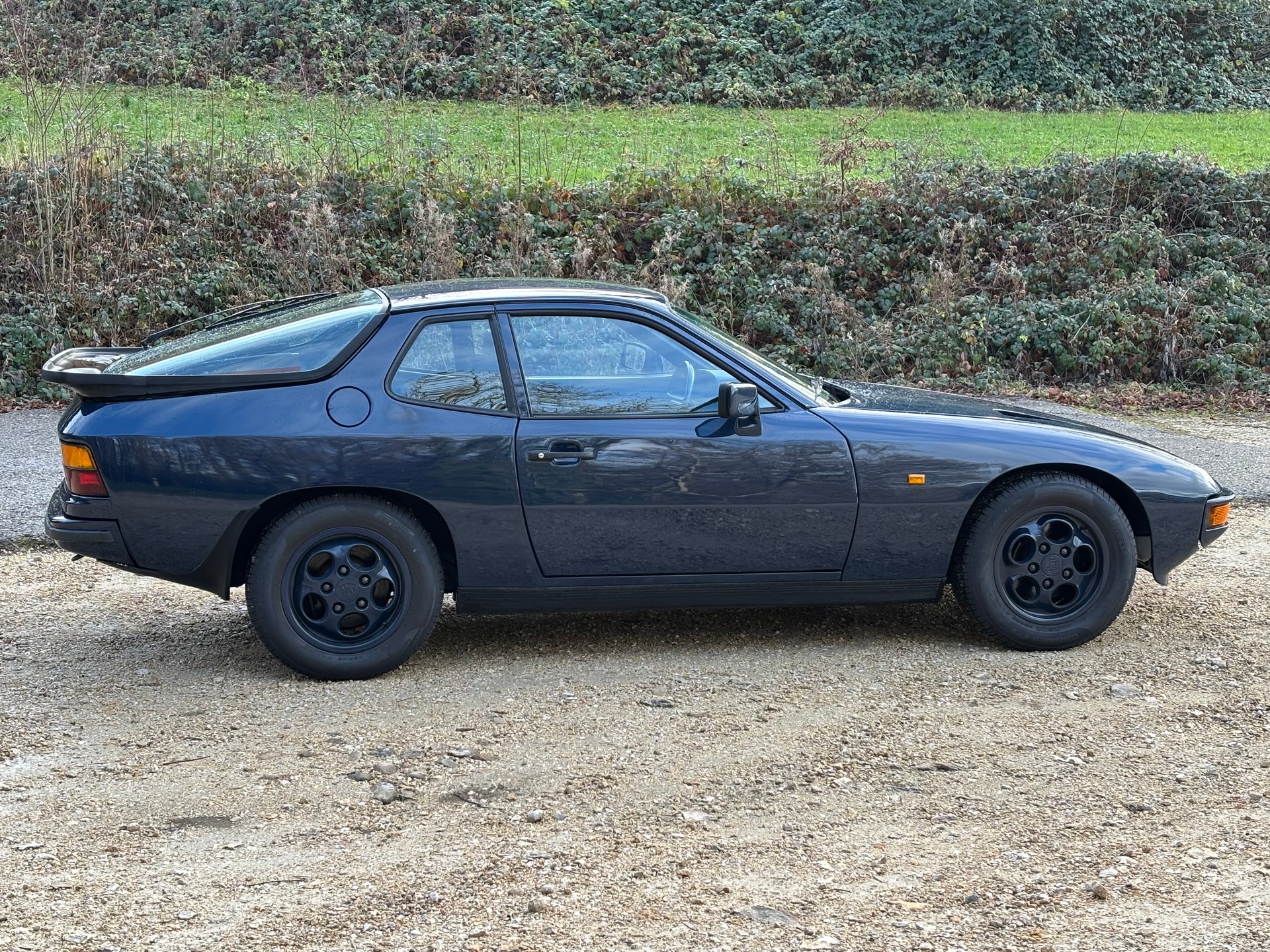 PORSCHE 924 Turbo-image-8