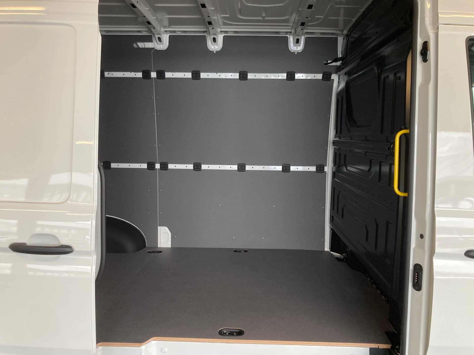VW Crafter 35 2.0 BiTDI L3 H3 4Motion Automat-image-8