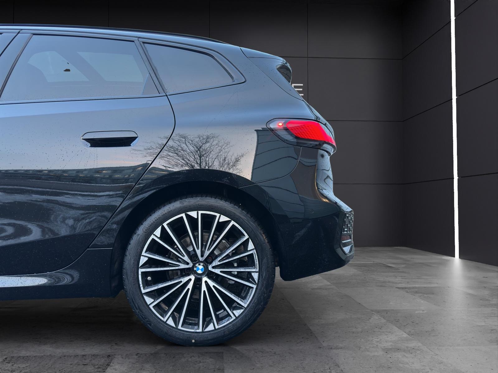 BMW 230e xDrive paddles Active Tourer-image-15
