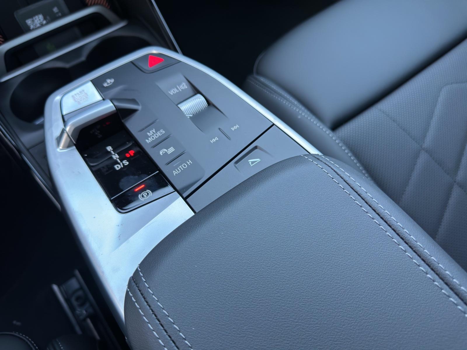 BMW 230e xDrive paddles Active Tourer-image-9