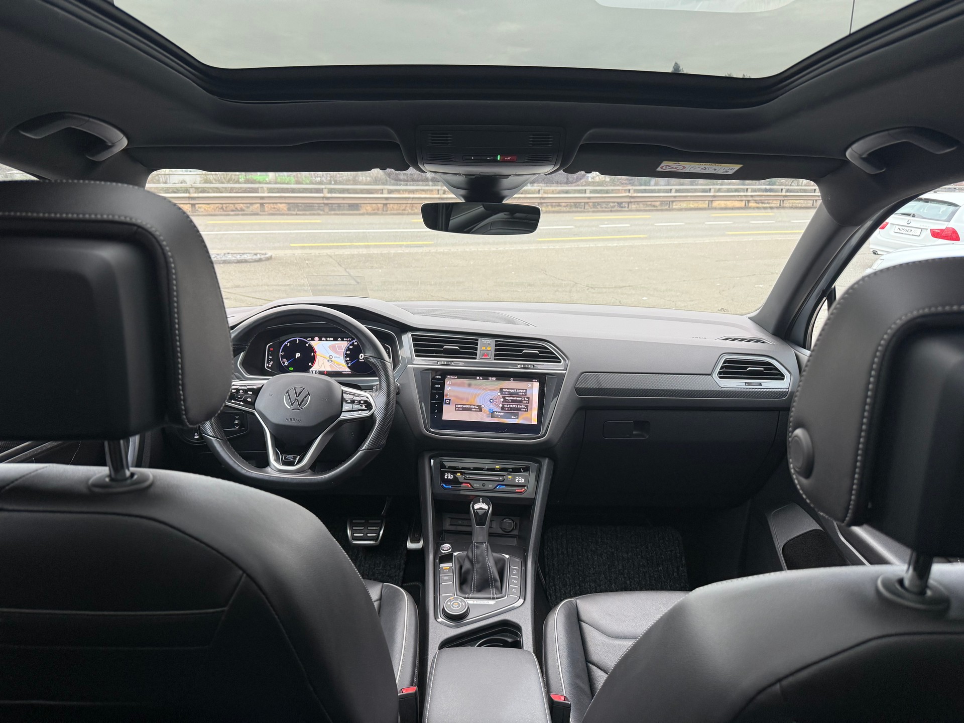 VW Tiguan 2.0 TDI SCR R-Line 4Motion DSG-image-14
