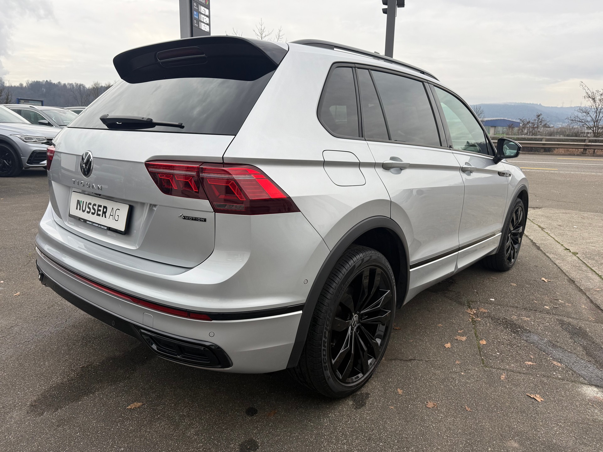 VW Tiguan 2.0 TDI SCR R-Line 4Motion DSG-image-4