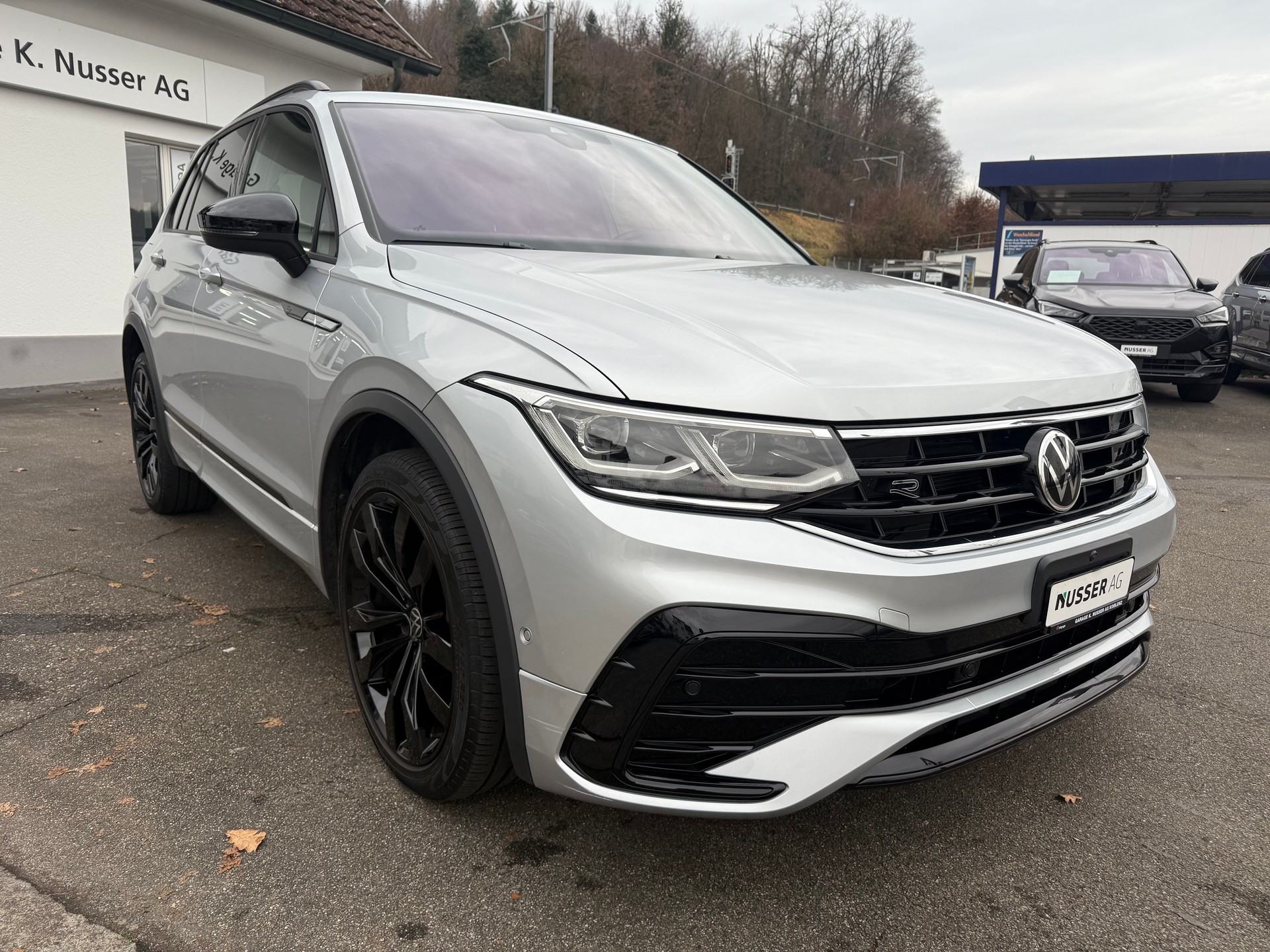 VW Tiguan 2.0 TDI SCR R-Line 4Motion DSG-image-2