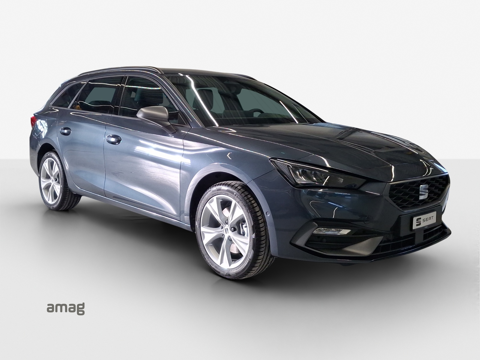 SEAT Leon ST 1.5 eHybrid pHEV DSG FR-image-5