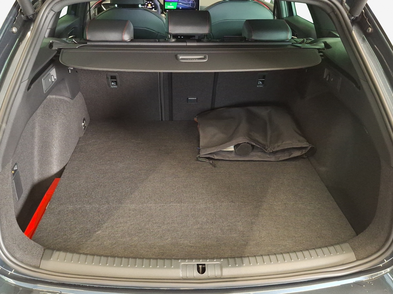 SEAT Leon ST 1.5 eHybrid pHEV DSG FR-image-12