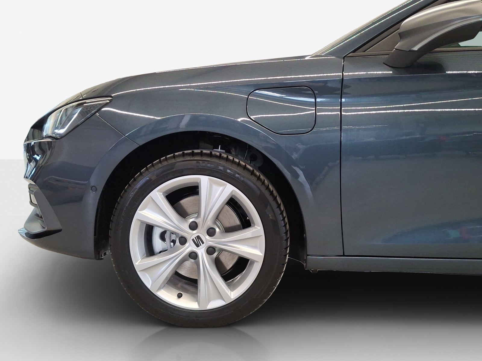 SEAT Leon ST 1.5 eHybrid pHEV DSG FR-image-14
