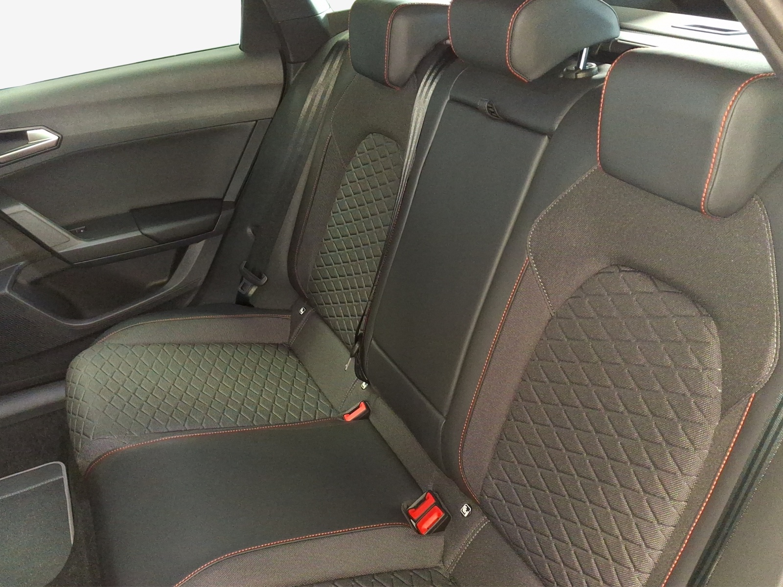 SEAT Leon ST 1.5 eHybrid pHEV DSG FR-image-11