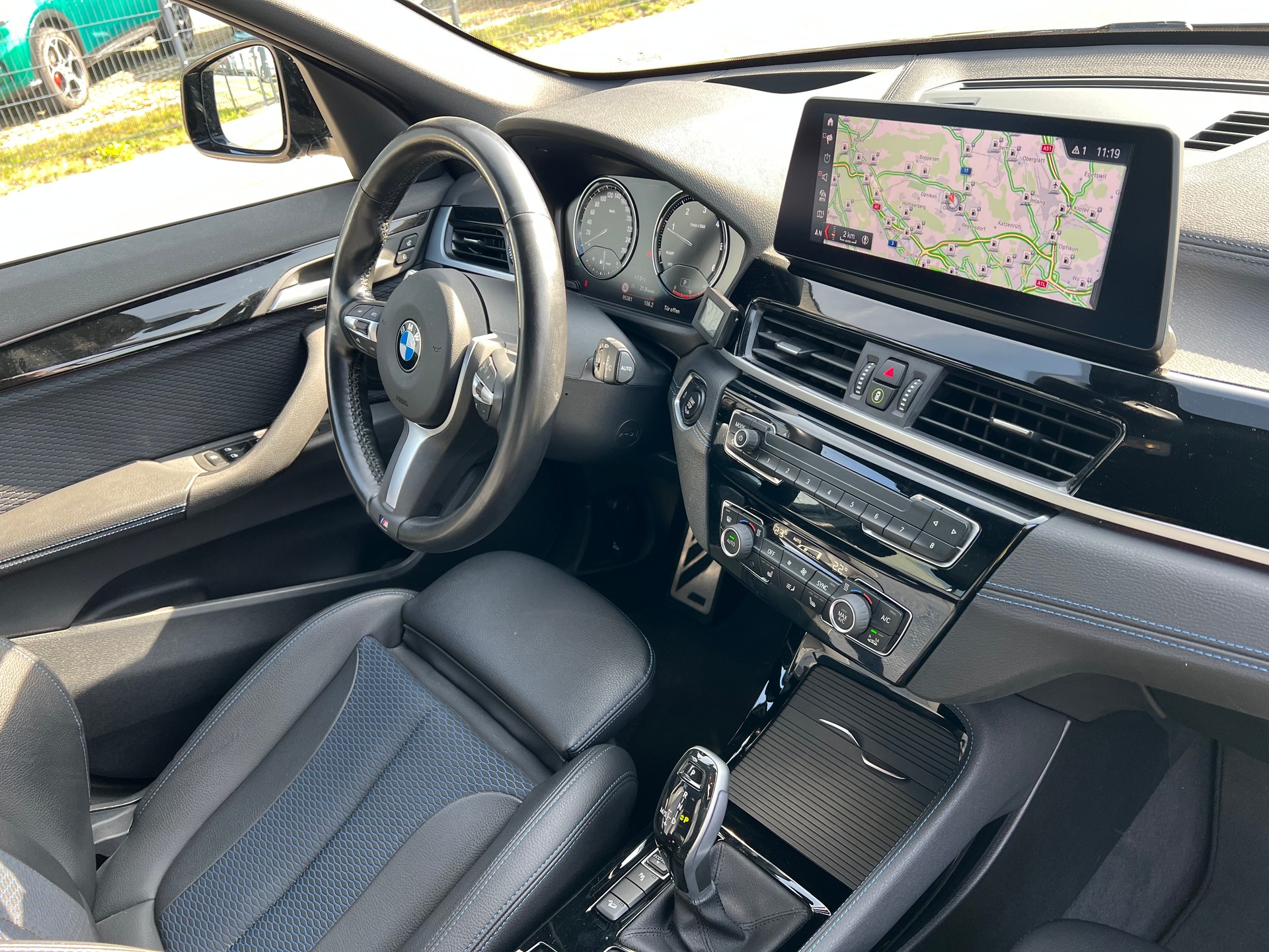 BMW X1 xDrive 25d M Sport Steptronic-image-17