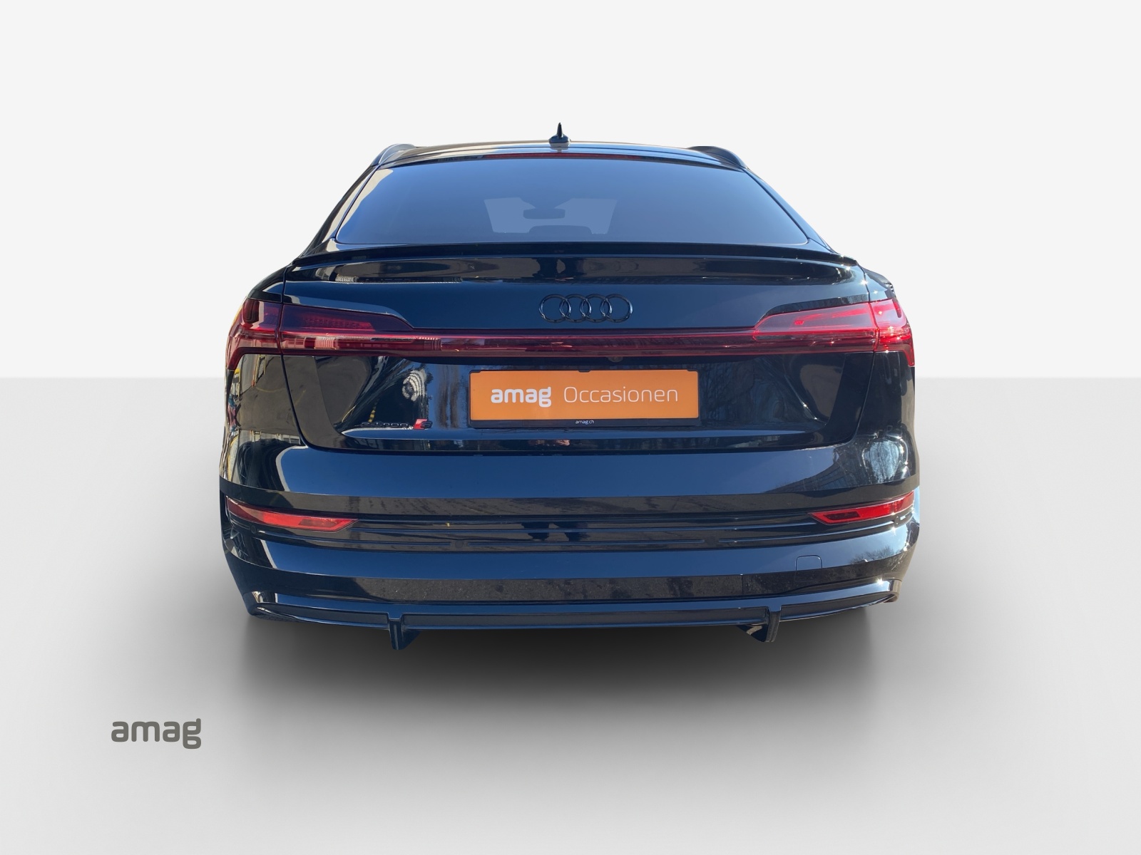 AUDI e-tron S Sportback quattro-image-3