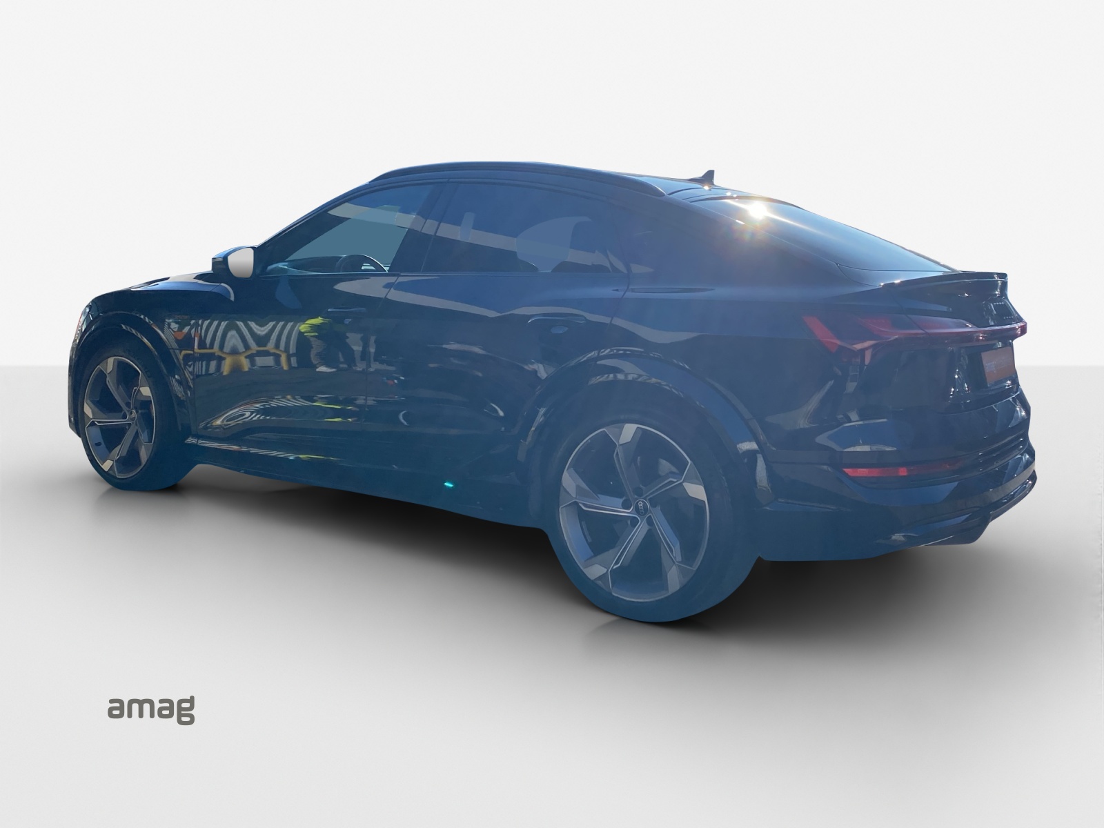 AUDI e-tron S Sportback quattro-image-2