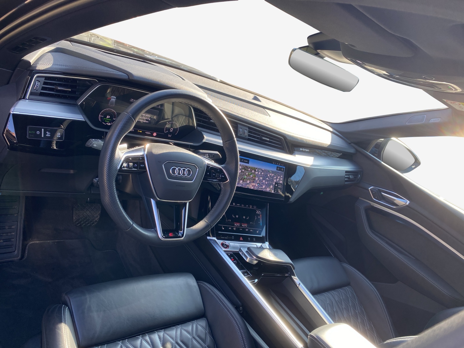 AUDI e-tron S Sportback quattro-image-15
