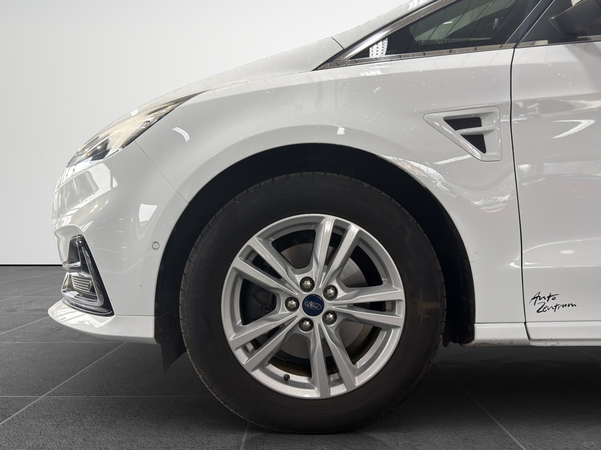 FORD S-Max 2.5 FHEV Titanium 5Pl-image-15