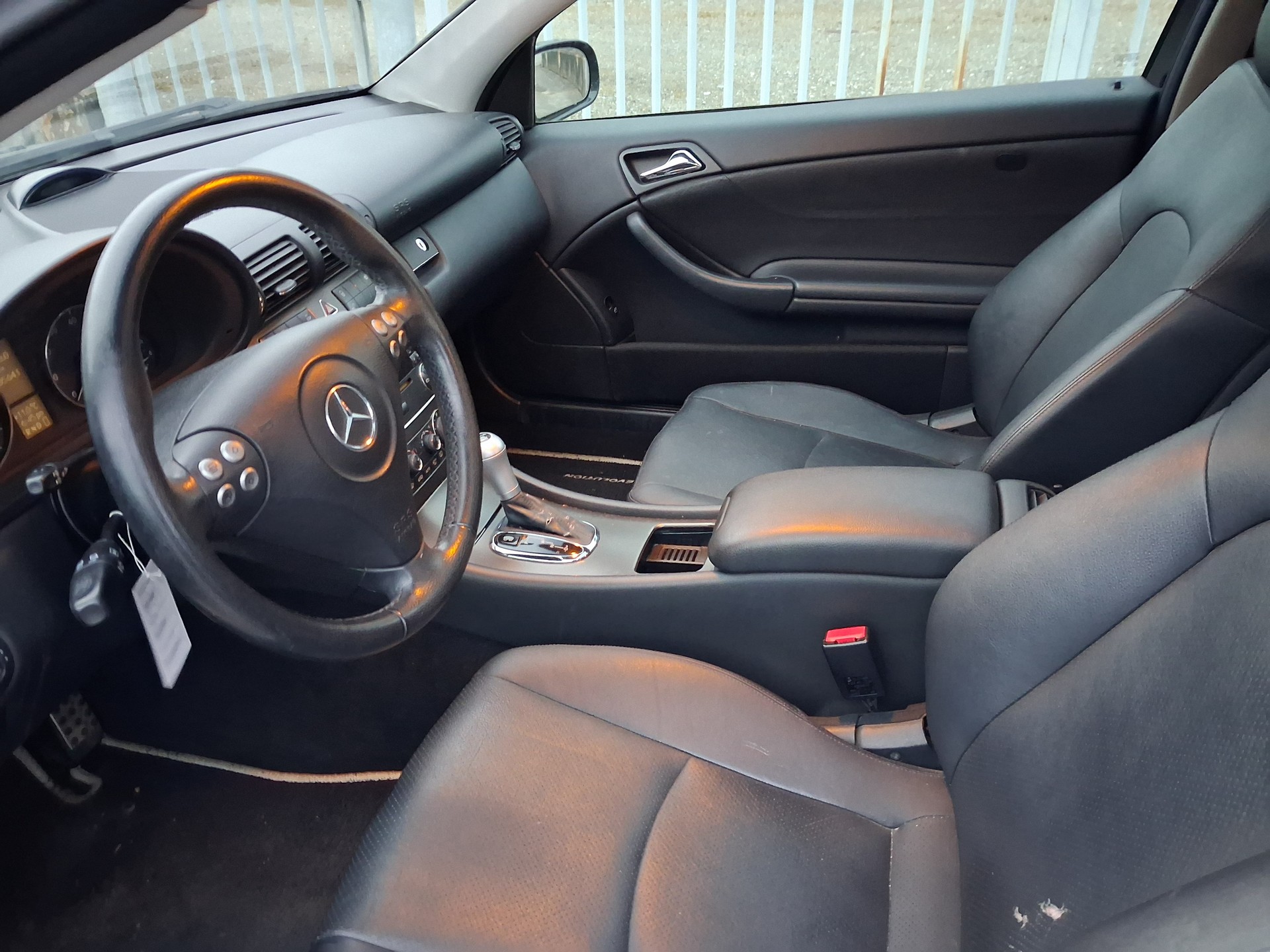MERCEDES-BENZ C 180 Kompressor-image-9