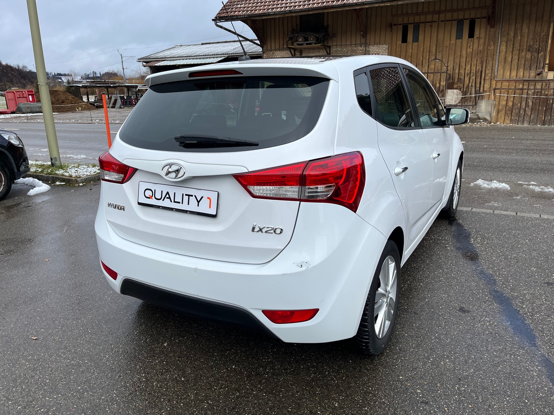 HYUNDAI iX20 1.6 Premium Automatic-image-3