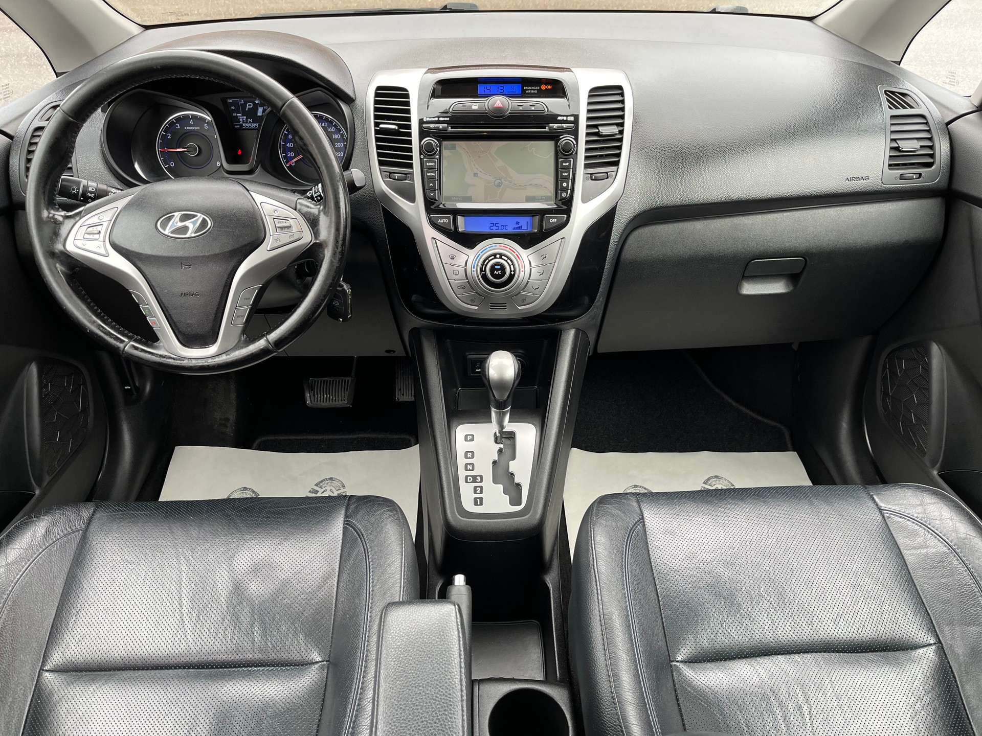 HYUNDAI iX20 1.6 Premium Automatic-image-6
