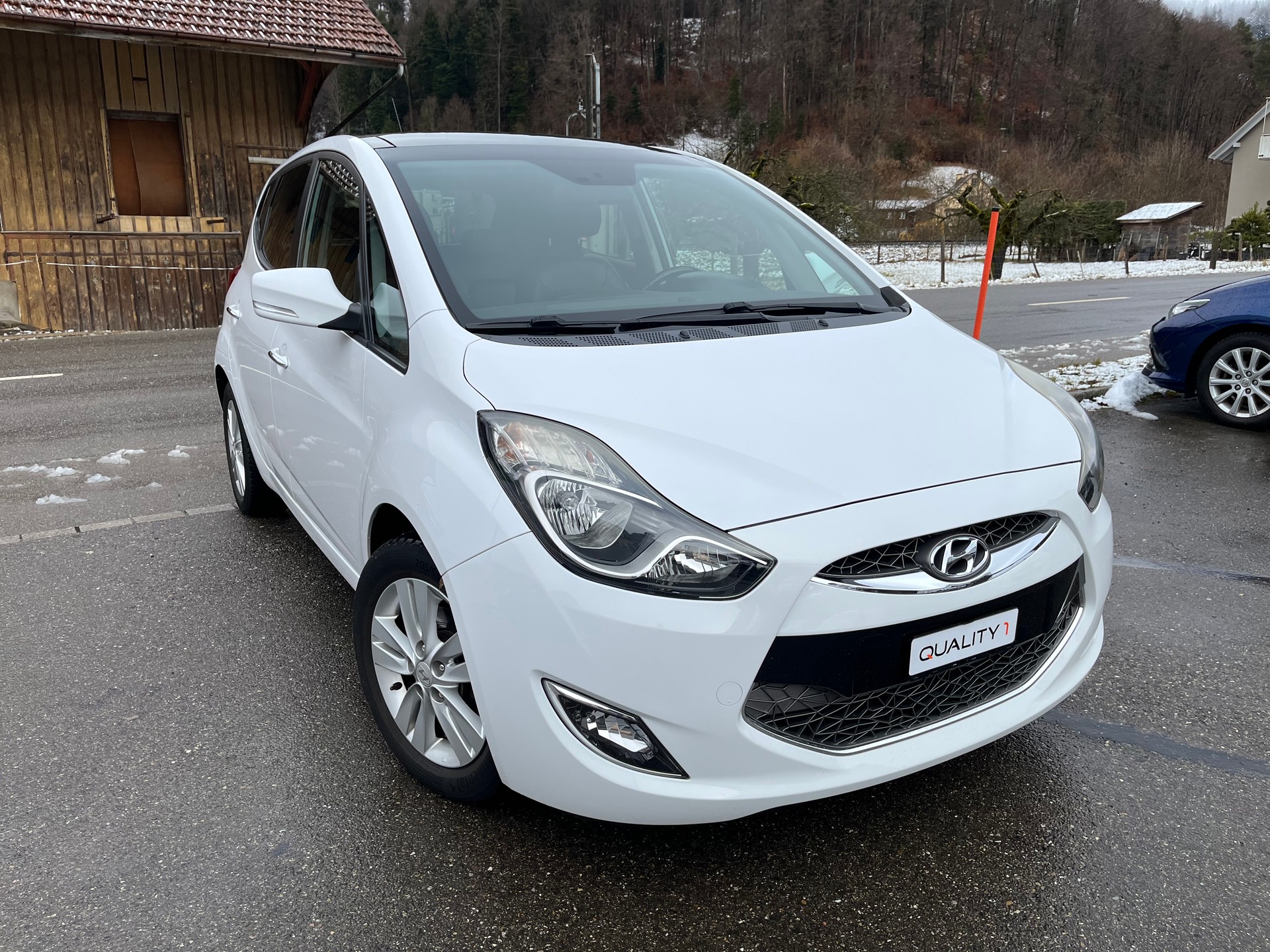 HYUNDAI iX20 1.6 Premium Automatic-image-1