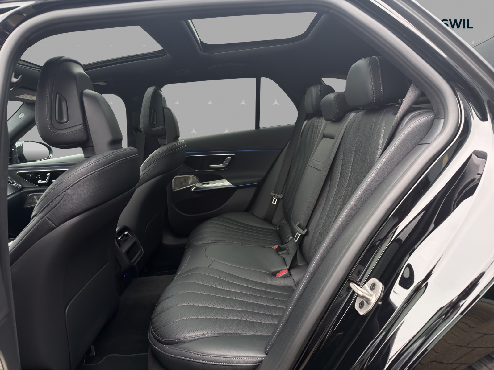 MERCEDES-BENZ E 200 T 4Matic 9G-Tronic-image-11