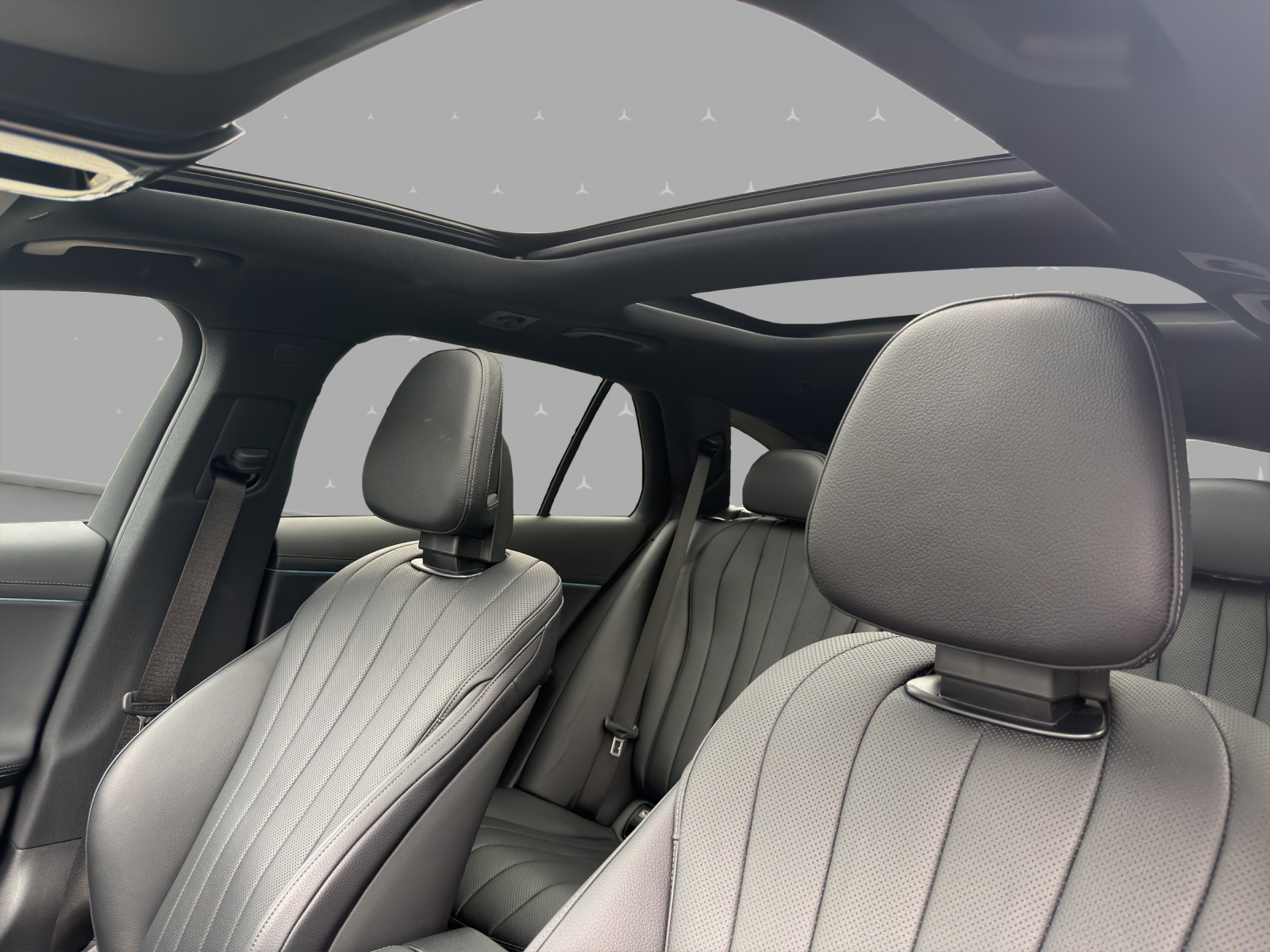 MERCEDES-BENZ E 200 T 4Matic 9G-Tronic-image-7