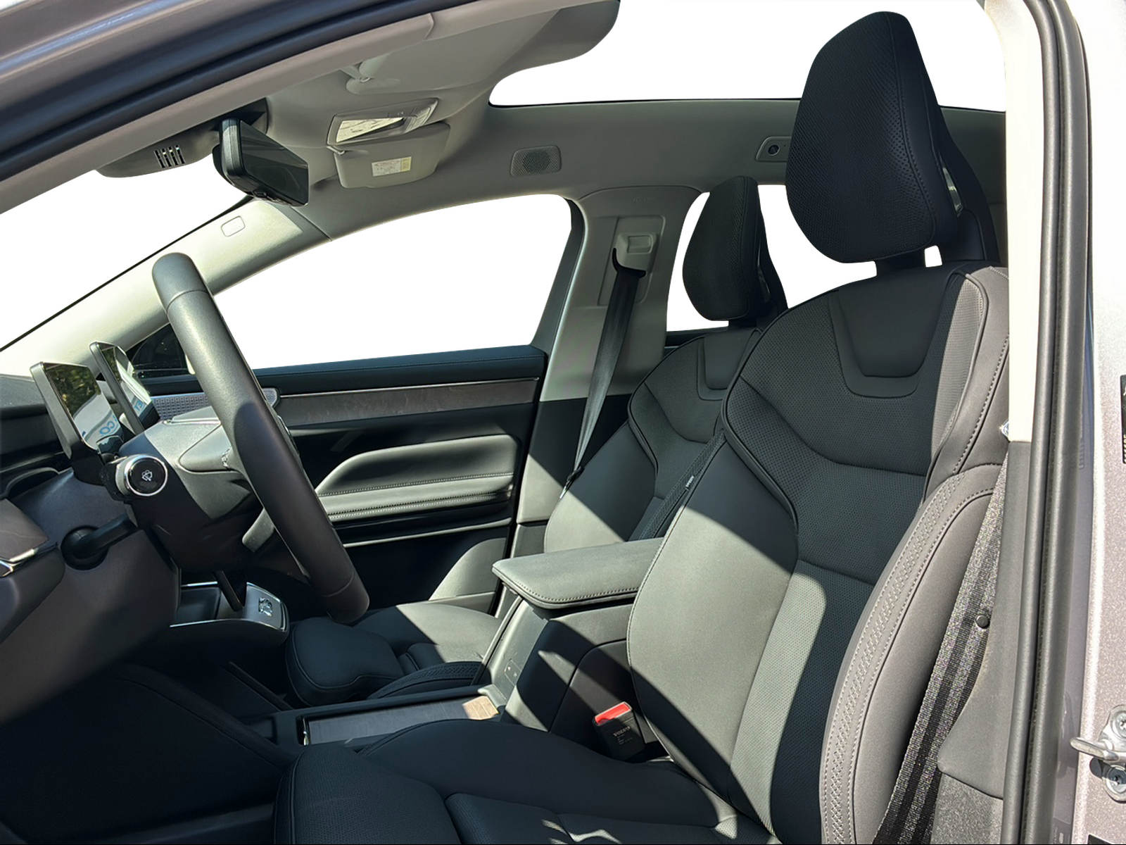 VOLVO ES90 Ultra-image-8