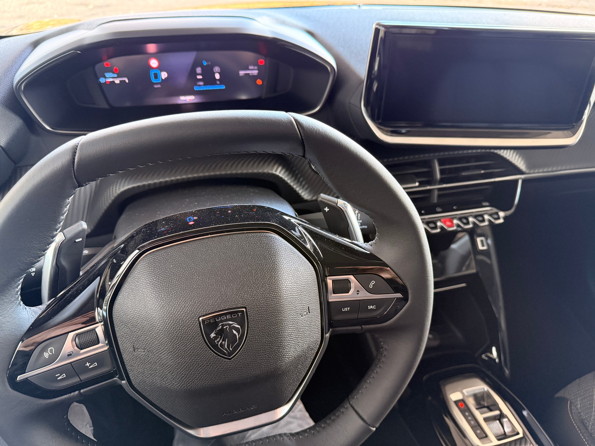 PEUGEOT 208 1.2 MHEV 145 GT-image-8