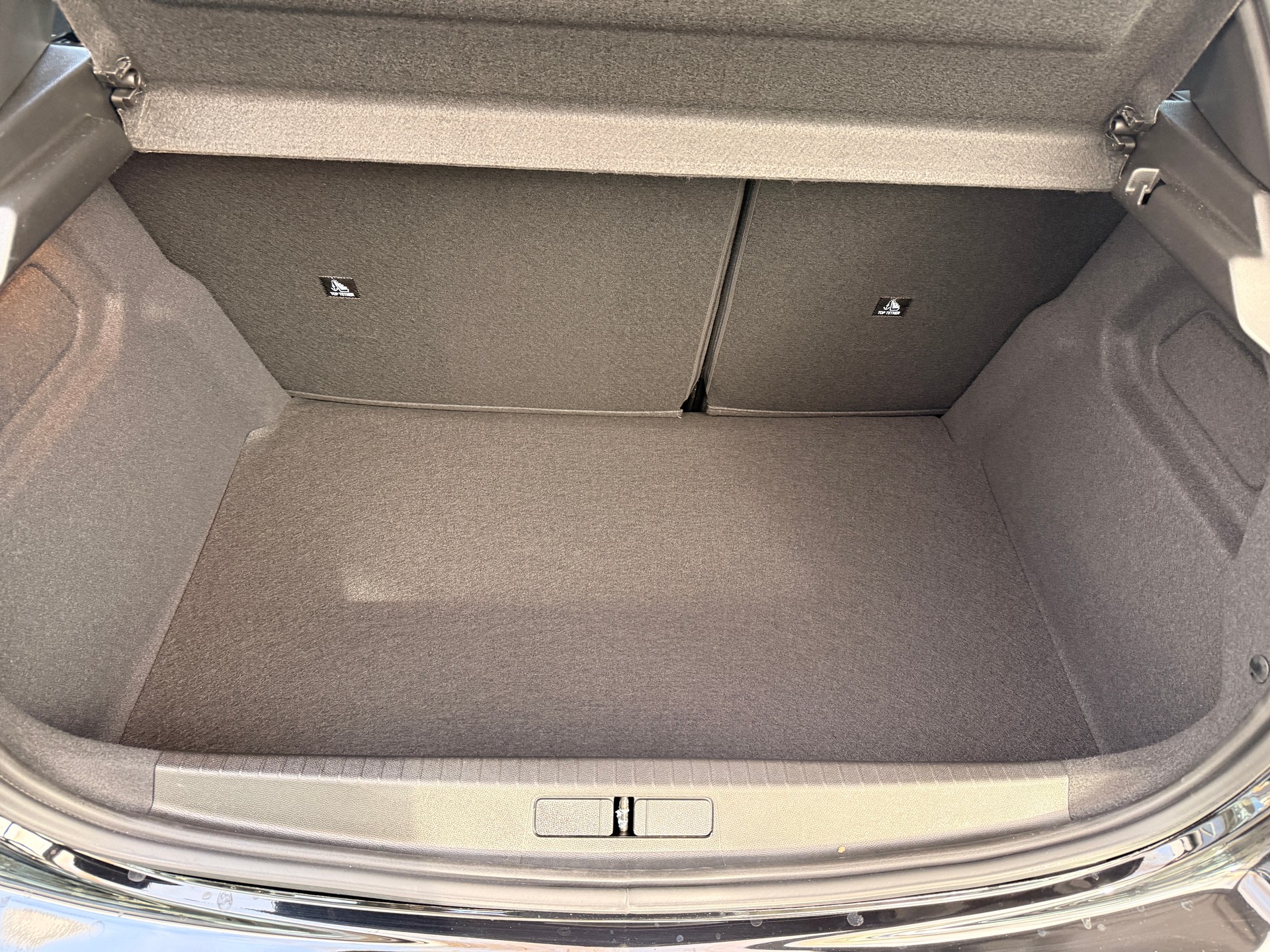 PEUGEOT 208 1.2 MHEV 145 GT-image-7