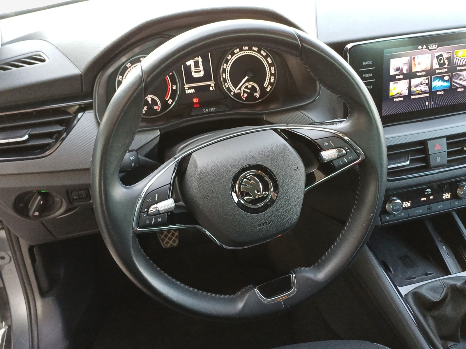 SKODA Kamiq 1.0 TSI Ambition-image-9