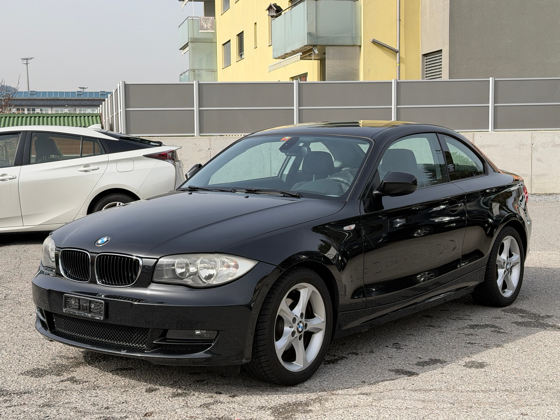BMW 118d Coupé-image-1
