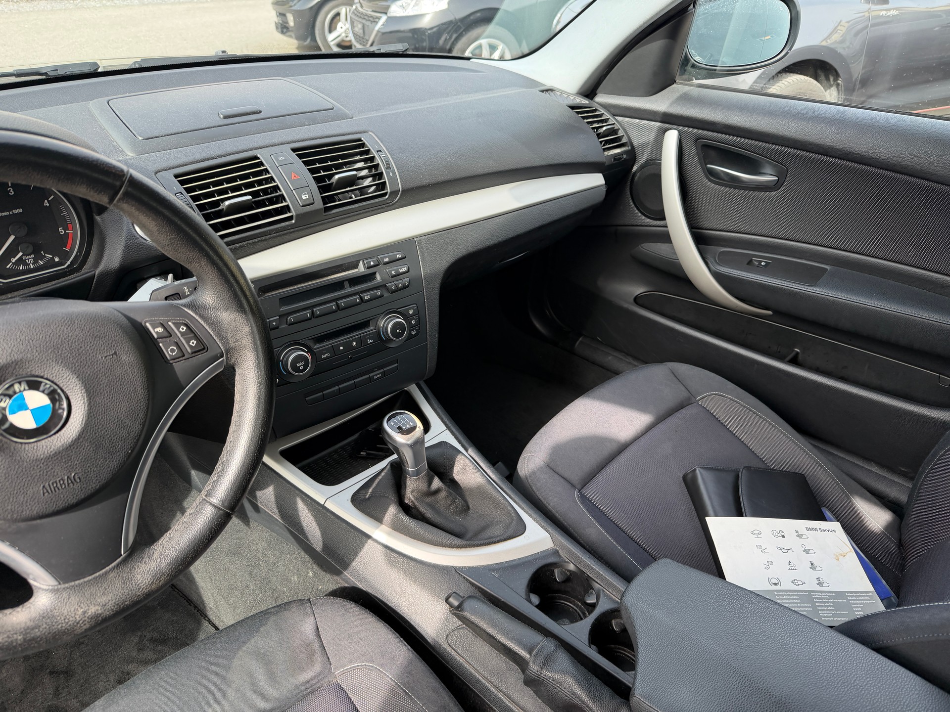 BMW 118d Coupé-image-6